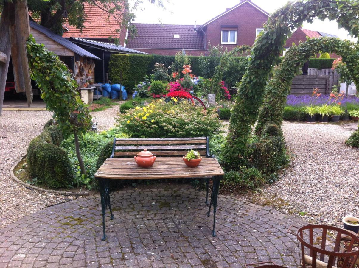 Chalet Or Apartment Nearby Roermond Outlet Stevensweert Exterior foto